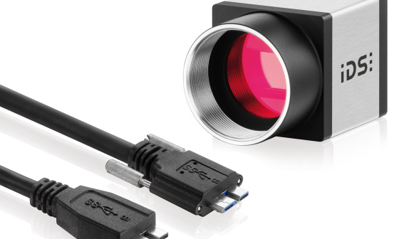 uEye 카메라 앞에는 2개의 USB 3.0 Mico B 커넥터 케이블이 있습니다.