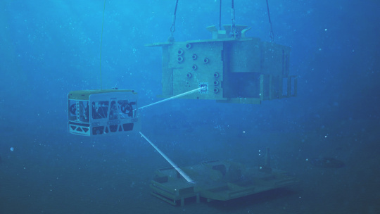 NAV CAM SUBSEA는 네비게이션과 제어센터로 원격 제어 기능과 수중 자율 주행 차량을 지원합니다.