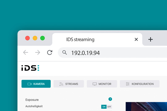 컴퓨터 화면에 최신 스트리밍 콘텐츠가 포함된 iOS 웹사이트가 표시됩니다.