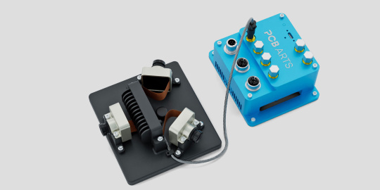 듀얼 헤드 카메라 모듈과 PCB-Arts 임베디드 PC로 구성된 GMSL2 Discovery Kit