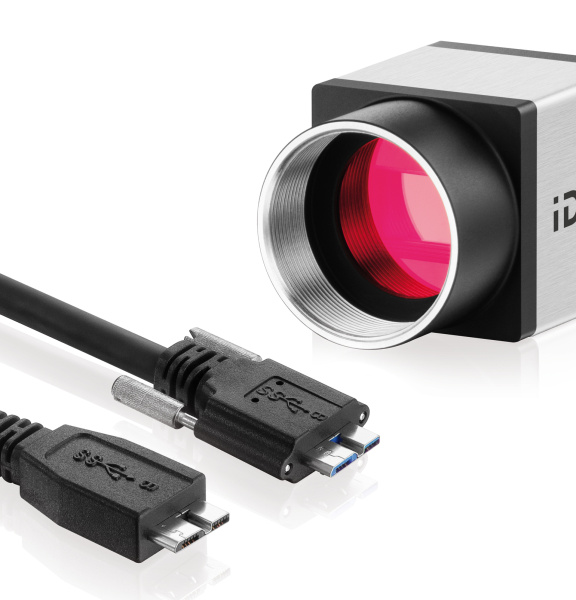 uEye 카메라 앞에는 2개의 USB 3.0 Mico B 커넥터 케이블이 있습니다.